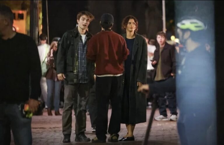 He Will Outshine Her! Zendaya And Robert Pattinson Sighting On Set Of New Movie The Drama Spark Comments